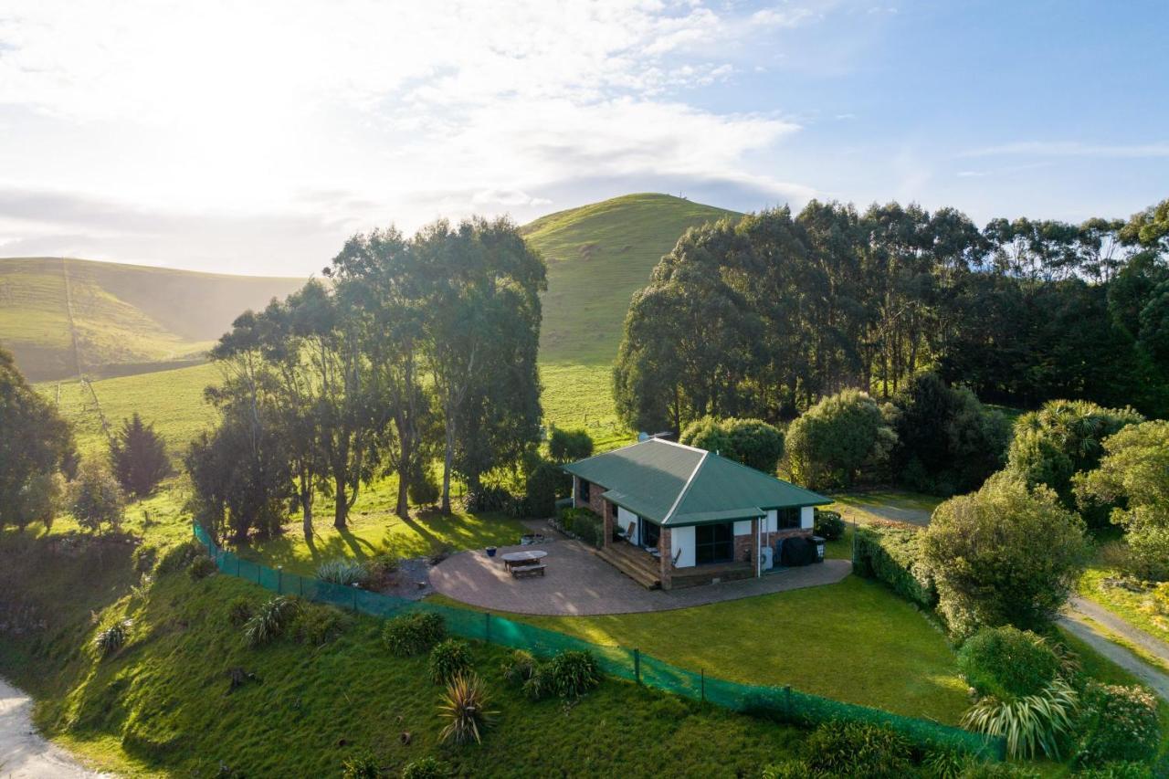 Ocean & Mountain Views - Kaikoura Villa Luaran gambar