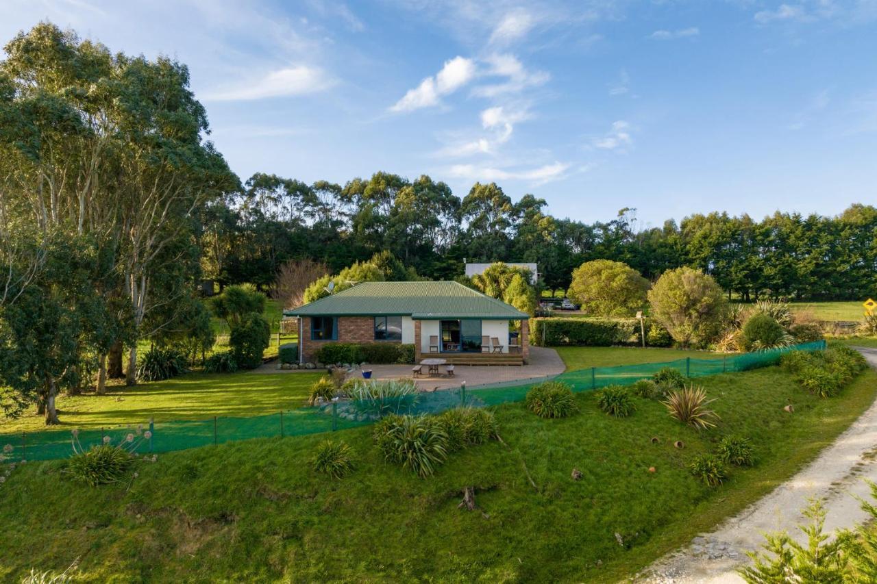 Ocean & Mountain Views - Kaikoura Villa Luaran gambar