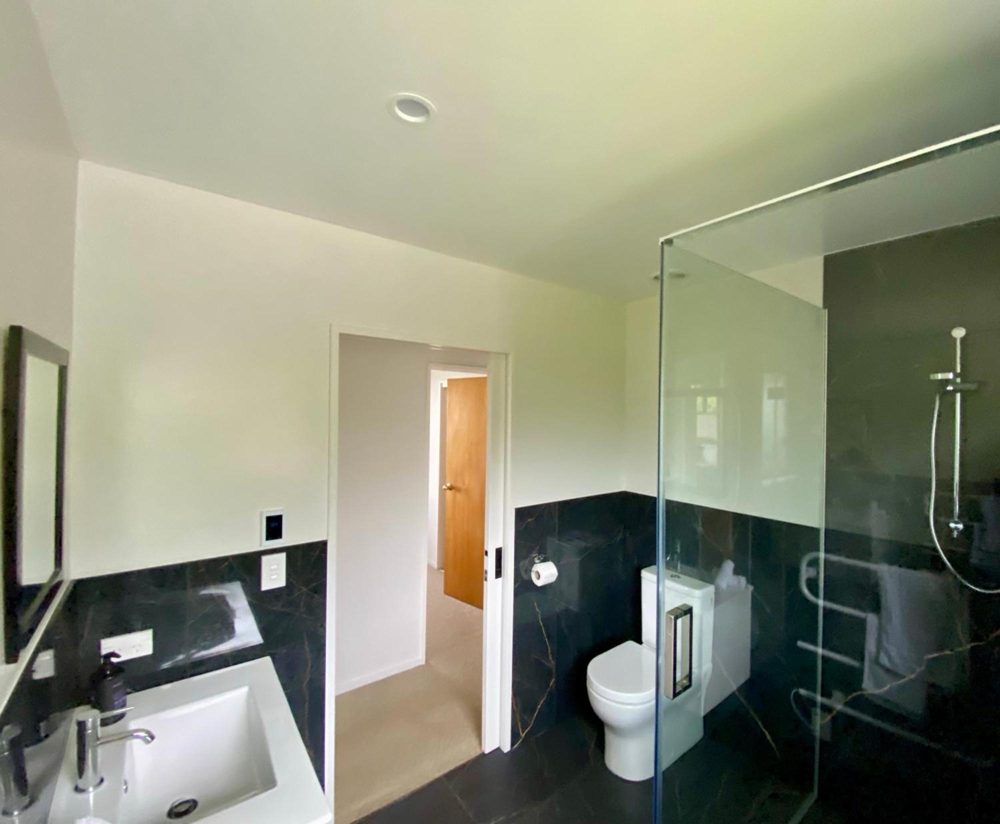 Ocean & Mountain Views - Kaikoura Villa Luaran gambar